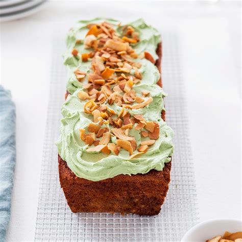 1 · our wacky cake frosting is a decadent, fudgy topping for any sheet cake, but it goes perfectly with our wacky cake recipe. Kokos-Kuchen mit Matcha-Frosting | Dessert ideen, Kuchen ...
