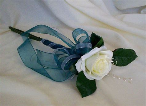 Single Rose Bridesmaid Bouquet Also Idea For Boutonnieres Wedding