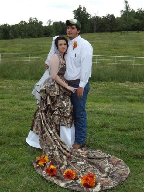 As a professional vow writer, many of the brides and grooms i collaborate with desperately want to strike. 23 Funny Wedding Photos from Charming to Crazy | Team ...