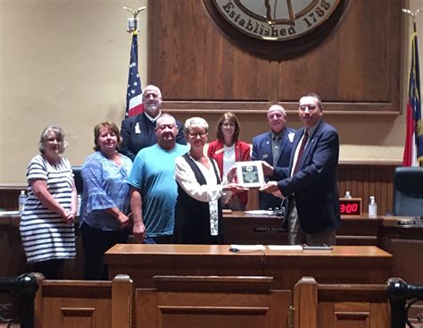 Commissioners Honor Long Time Employees For Contributions To Iredell