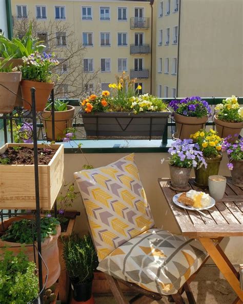 20 Gardening For Small Balconies