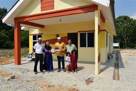 Lmd bina rumah murah penang kedah utara home facebook kos bina rumah 3 bilik rm20000 sahaja desainrumahid tips bina rumah murah cantik dan selesa pakar buat tanah kos bina rumah paling murah desainrumahid bina rumah kos murah. Buat Rumah Murah | Desainrumahid.com