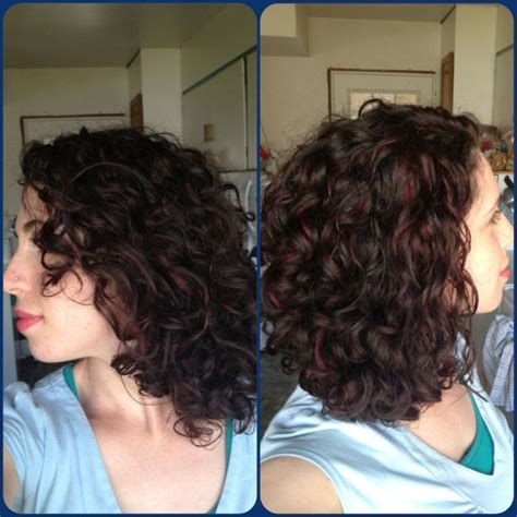 You need a wide, more dramatic highlight that can be seen within the curls, points out shores. 6717bdd4cd66e891767bd2b04fb6b46d--red-violet-highlights-my ...