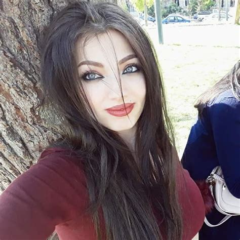 هنا تجد المناظر الخلابة الطبيعية التي خلقها الله سبحانه وتعالى الذي ابدع في خلقه. بنات فرنسا , اجمل بنت فرنسية - هل تعلم