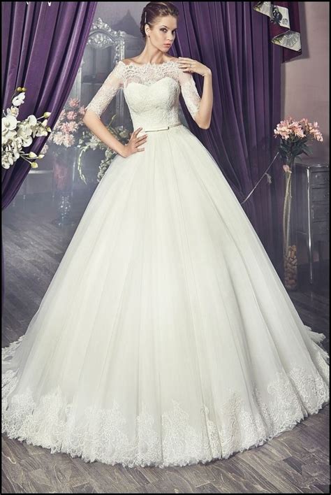 Sie machen sich auf die suche nach dem geeigneten brautkleid. 14 Einzigartige & atemberaubende Brautkleid-Inspirationen ...