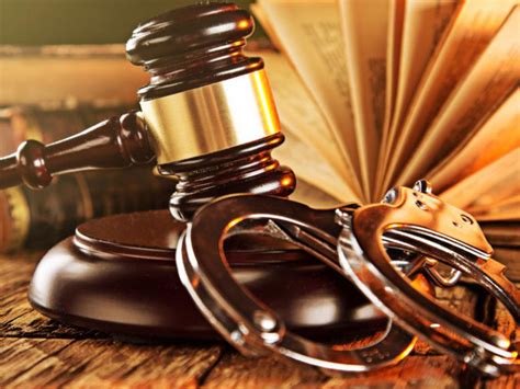 Lo que se puede deducir del caso hedley byrne, por lo tanto, es que la relación necesaria entre quien hace una declaración o da un consejo (el asesor) y el destinatario que actúa basándose. Protección De La Competencia a Través Del Derecho Penal ...
