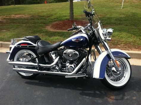 This stunning 2007 softail deluxe has $5,000 in incredible customizing including: Buy 2007 Harley-Davidson Softail DELUXE Cruiser on 2040-motos