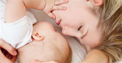 Co Sleeping 8 Benefits Of Bed Sharing With Baby