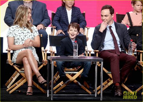 Jim Parsons Introduces Young Sheldon Star Iain Armitage To The Press Photo 3936580 Jim