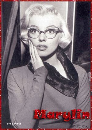 Caparezza è un universo creativo in continua evoluzione. il ventaglio di piume: Marilyn Monroe gif animate