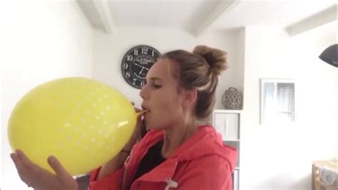 91 hot girl blow to pops a huge yellow balloon youtube