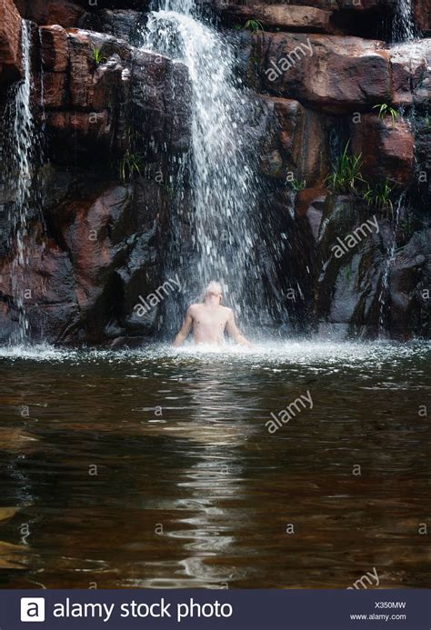 Under Waterfall Stock Photos And Under Waterfall Stock Images Alamy