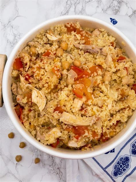 Lebanese Bulgur With Chicken Tomatoes And Chickpeas Chickpea Recipes