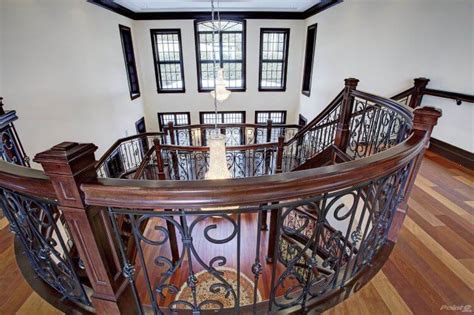 Rental of the Week: Fairytale Home in the Desirable Westmount Neighbourhood of Montreal - Point2 ...