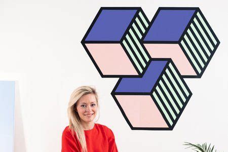 Artist katrien vanderlinden has created a colorful basketball court in the belgian city of aalst. Katrien Vanderlinden tovert kale muren om tot kunstwerken ...