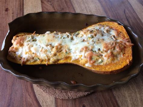Gefüllter Butternut - Kürbis mit Kräuterkäse aus dem Ofen von minimini81