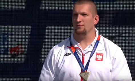 Swoją przygodę ze sportem rozpoczął jeszcze w liceum. "Niech rywale się mnie boją!". Wojciech Nowicki po mistrzowskim sezonie - Magazyn Sportowiec ...