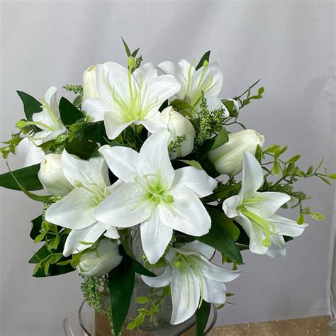 Mixed Tiger Lily Tulip Bouquet Ivory Village Green