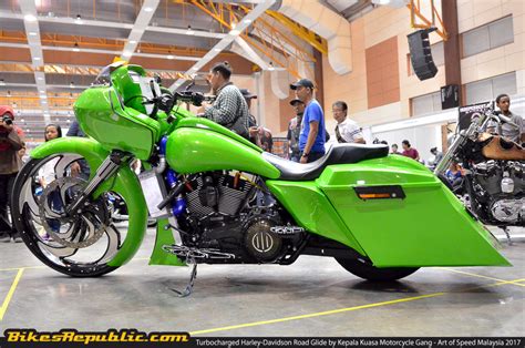 Turbocharged Harley Davidson Road Glide “mean Green Turbo Machine