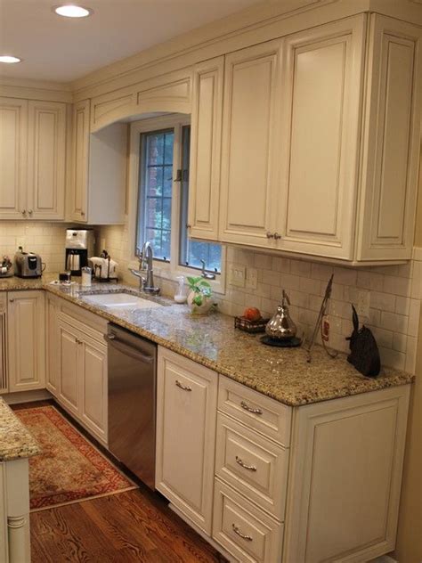 Get trade quality cream kitchen cabinets & units priced low. Distressed Kitchen Cabinets in Antique Series - Hupehome