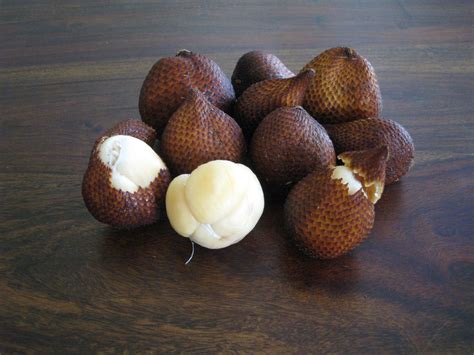 Frutas Com Nomes Estranhos