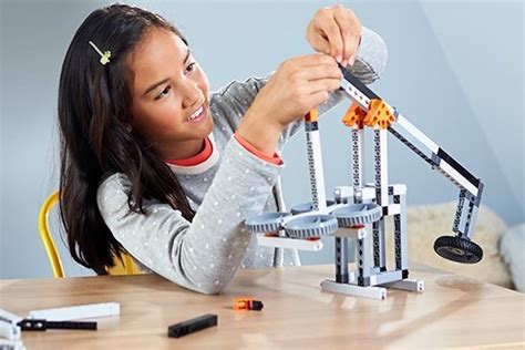 12 Entertaining Stem Toys For Kids Of All Ages Holiday Tech Guide 2017