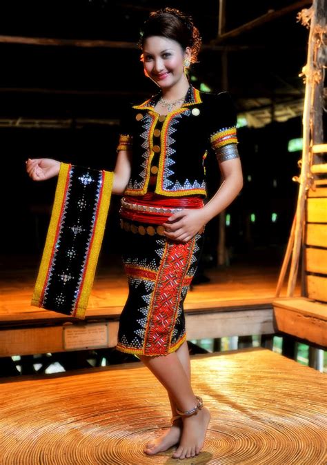 Baju Tradisional Kadazan Dusun Papar