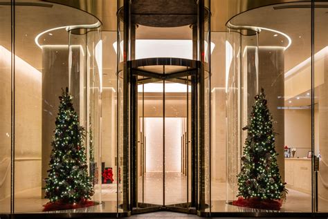 It was constructed from 1990 to 1991. 712 5th Avenue | Featured Work by M Cohen and Sons