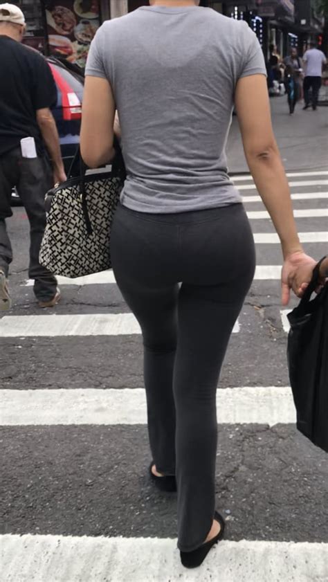 Linda Se Ora Con Pantalones Apretados Tanga Marcada Mujeres Bellas En La Calle