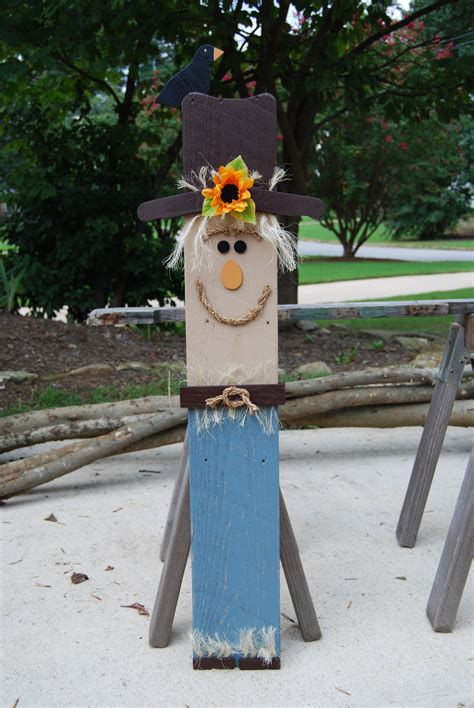 Scarecrow Made From A Single Pallet Board October Halloween Fall