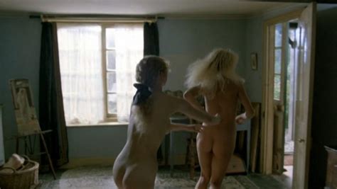 Nude Video Celebs Sammi Davis Nude Amanda Donohoe Nude The Rainbow 1989