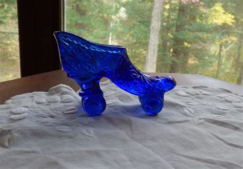 Vintage Cobalt Blue Roller Skate By Fenton Art Glass In Daisy Etsy Roller Skate Glass Art