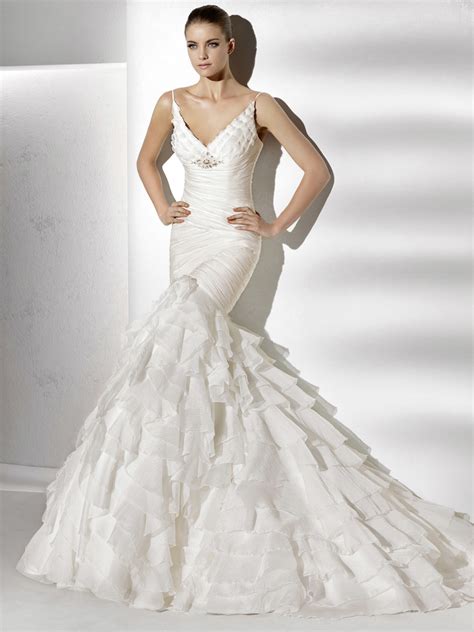 A mermaid gown tends to flare out at the knee or slight our mermaid wedding gowns are so elegant and beautiful yet we offer you reasonable rates. Mermaid Wedding Dresses | DressedUpGirl.com