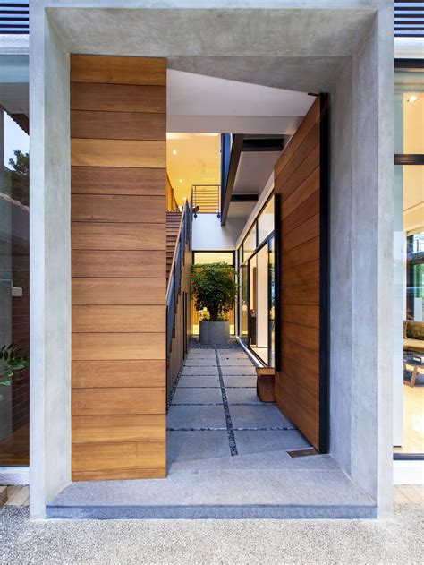 ■ aiming to inspire by posting what i love! A Semi-Detached House In Singapore Connects To Its ...