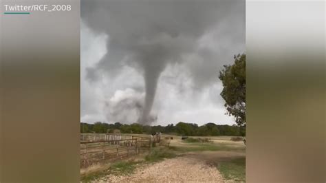 One Dead After Tornadoes Rip Through Us States Of Texas And Oklahoma