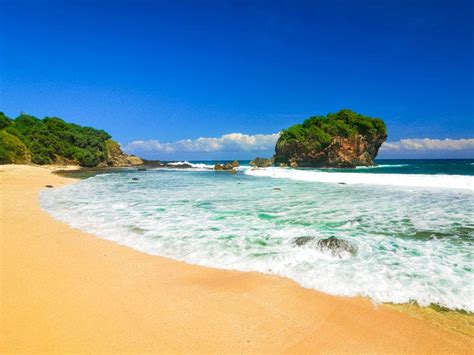 10 Wisata Pantai Terindah Di Jawa Tengah Yang Wajib Dikunjungi Ykaki