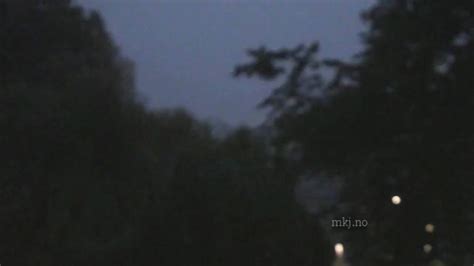 Vakthavende meteorolog håkon mjelstad melder søndag om regnbyger for østlandet og deler av innlandet, spesielt oppland og områdene utenfor oslo. Lyn og torden over Oslo 13.07.10 - Del 1 - YouTube