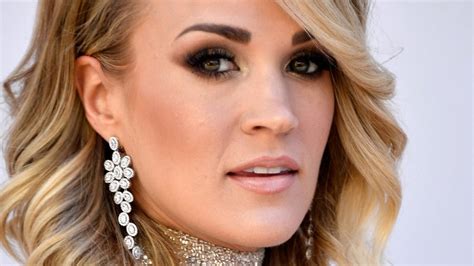 I came clean about accident so fans wouldn't think i had work done on my after carrie underwood fell and got stitches above her lip last year, she was upfront about the. Carrie Underwood warns fans about appearance