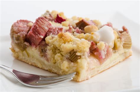 Achtung, der kuchen wird in den kalten backofen gestellt! Buttermilch-Rhabarberkuchen - Landgemachtes