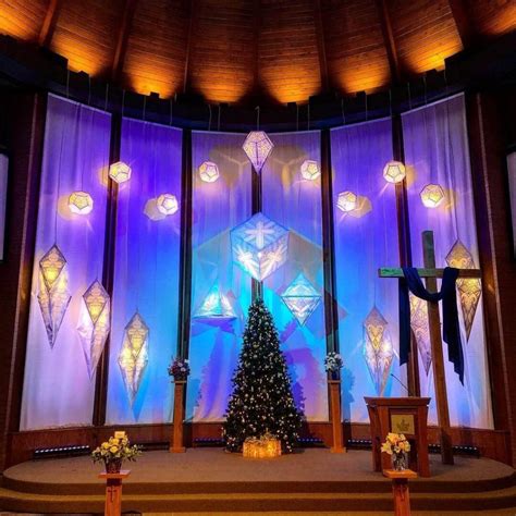Get The Amazing Christmas Church Decoration Ideas For You
