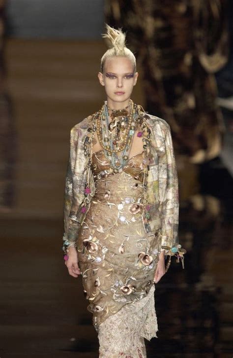 Emanuel Ungaro Fall 2002 Haute Couture ♥♥♥ Fashion Dress To Impress