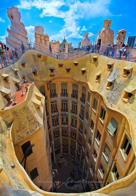 La Pedrera Casa Mila Antoni Gaudi Barcelona Spain 1905 10 Gaudi