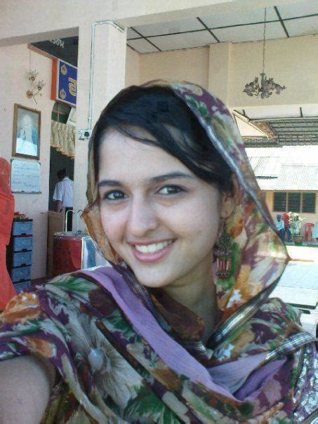 Beautiful Arab School And College Hot Girls Latest Pics