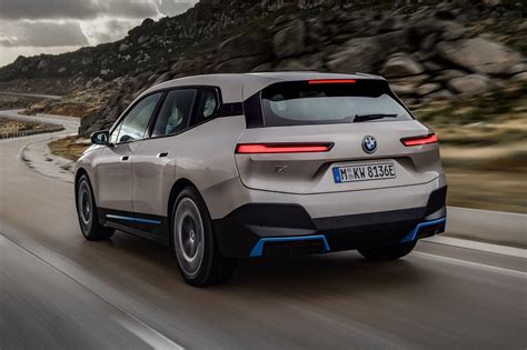 Discover all the facts about the new electric suv such as range, charging, performance and design. Officieel: nieuwe BMW iX (2021) - nieuws Autotijd.be
