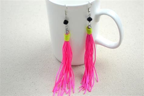 Secure it closed and trim the remaining thread. Chic Diy And Craft Ideas How To Make Diy Tassel Earrings ...
