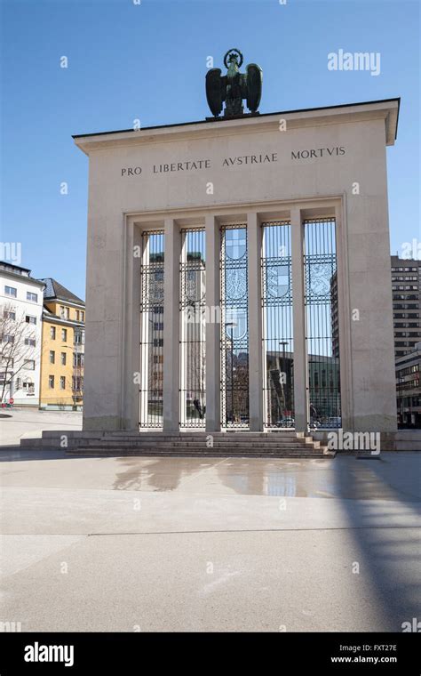 Liberation Monument Eduard Wallnöfer Platz Square Innsbruck Tyrol