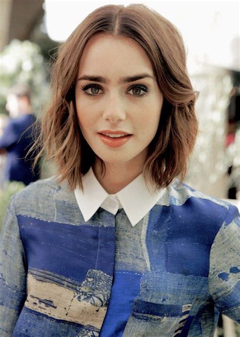 Lily Collins Is A British American Actress And Model Acconciatura