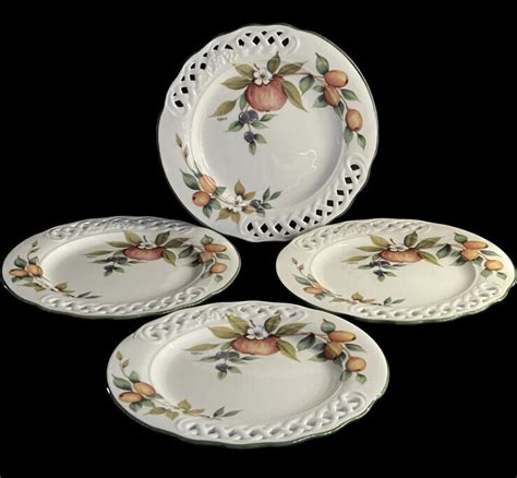 Tiffany Brunelli Hand Painted Majolica Reticulated 10 Dinner Plate