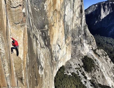 Climbers Reach Halfway Point On Attempt To Scale Foot Tall Rock Face El Capitan Daily