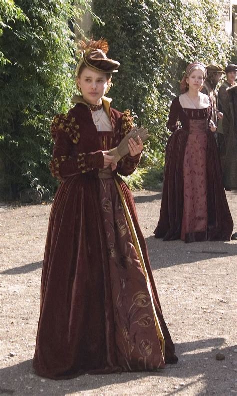 Natalie Portman As Anne Boleyn In The Other Boleyn Girl Renaissance Dresses